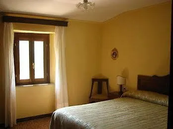 Affittacamere Borgo I Tre Baroni Moggiona Casa di campagna
